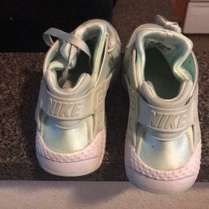 Girls sneakers